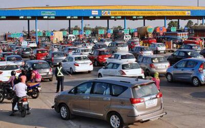 Vijayawada-Hyderabad Highway Traffic : Heavy Traffic Jam as Sankranti holidaymakers returns to cities